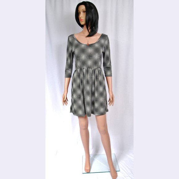 Bebop - Black & White 3/4 Sleeve Polka Dot Dress - Picture 2 of 9